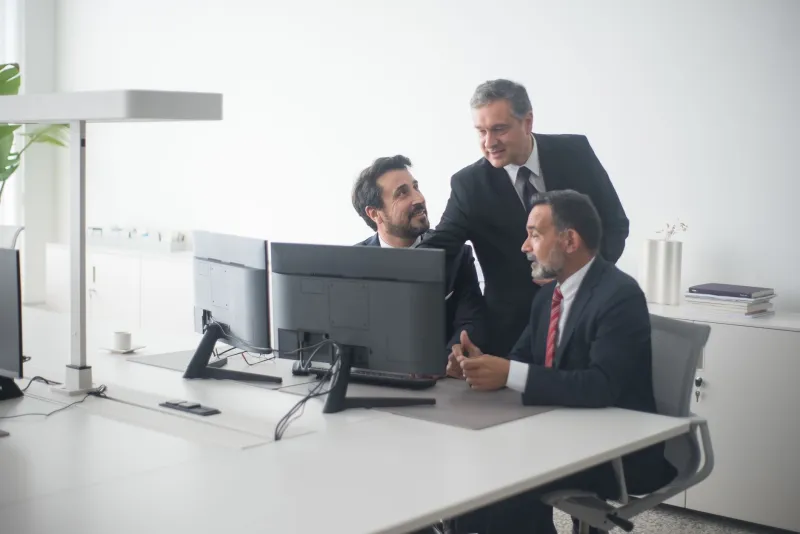 De la agenda de papel a la sala de datos: el directivo tradicional ante el reto digital que ya no puede posponer